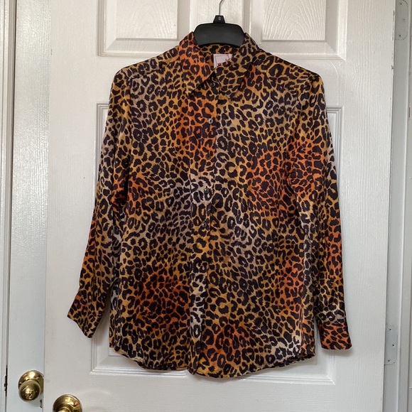 Vintage Tops - VTG Mondi Silk Leopard Animal Print Button Down Shirt